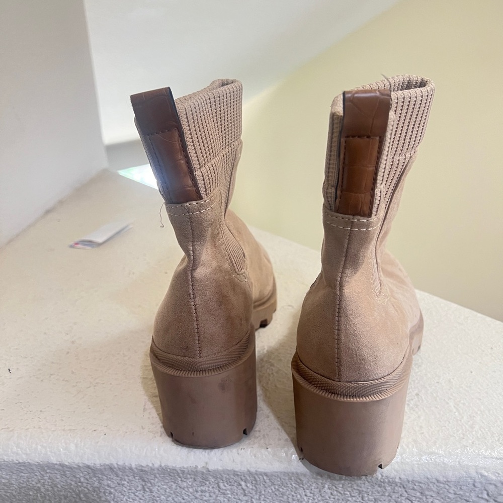 Steve Madden women size 8.5 Suede Lug Sole Booties boots chunky street - Picture 5 of 12